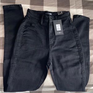 *BRAND NEW* BLACK FASHION NOVA JEANS